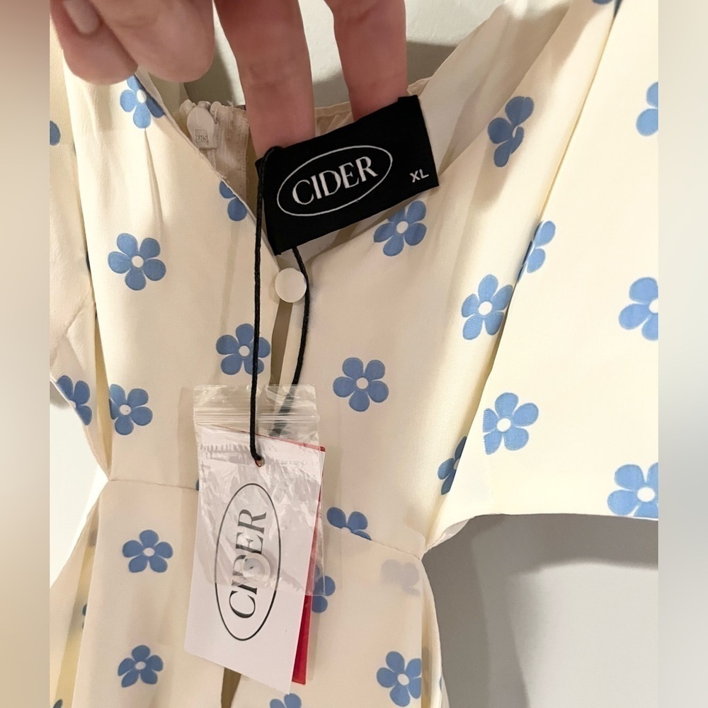 Cider Ditsy Floral Cami Dress cut out light yellow with blue flowers XL (12) - Picture 6 of 13